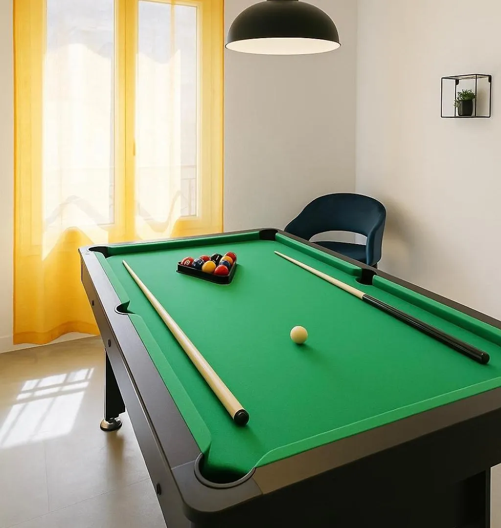 L'Aventure: Gaming Haven with Arcade, Billiards & Family-Friendly Amenities Apartment Saint-Etienne  0*, Saint-Etienne (Loire) France